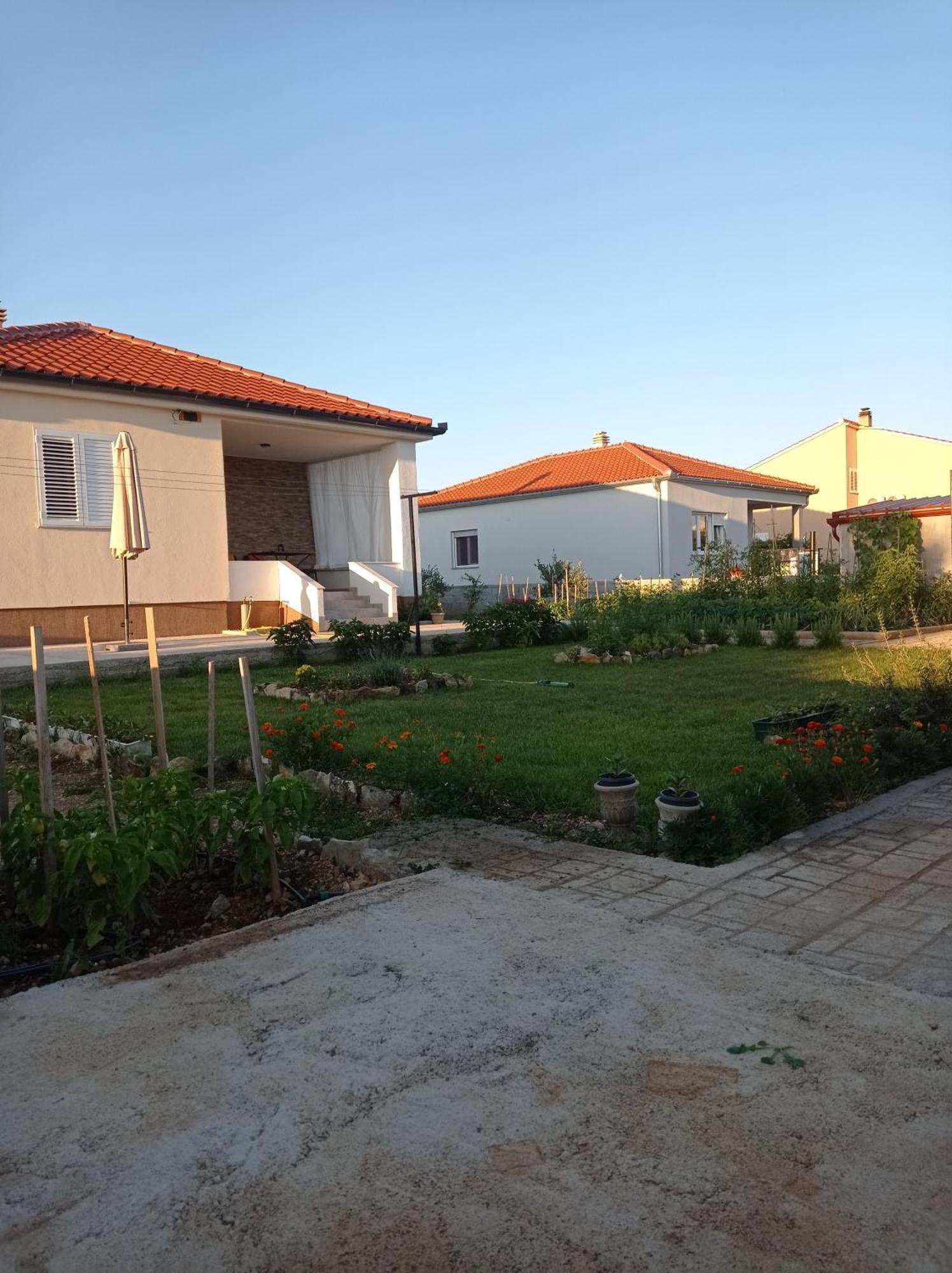 Holiday Home Lucia ロゾヴァック エクステリア 写真